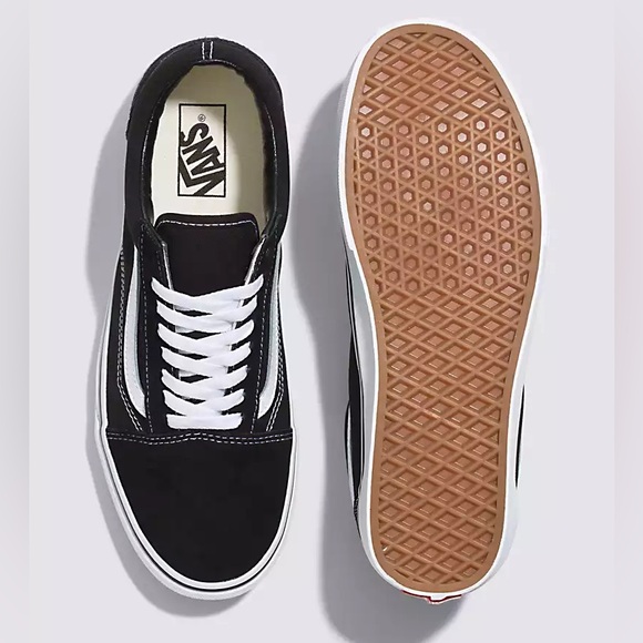 Vans old “skool” shoe - Picture 2 of 6